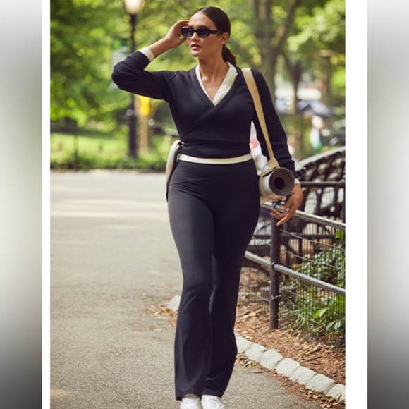 Spanx Air Essentials AirEssentials Ballet Wrap Sweater Top Black Medium NEW - Picture 6 of 12